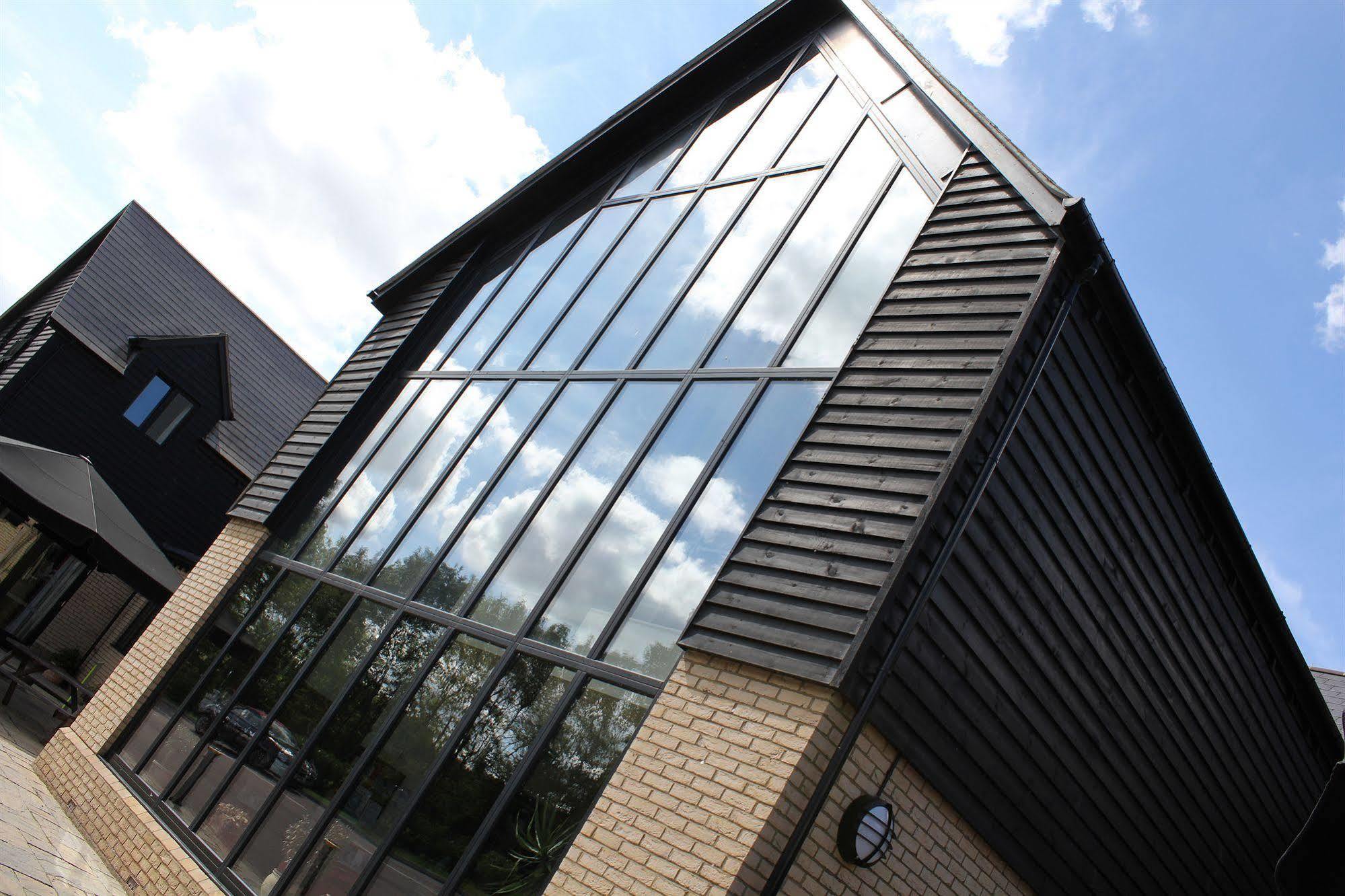 The Sharnbrook Hotel Exteriör bild